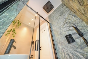 Apartment, 1 Bedroom, City View | Bathroom