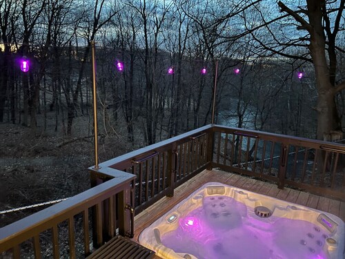 HunnyHAUS: Deluxe TINY*private spa*walk to town