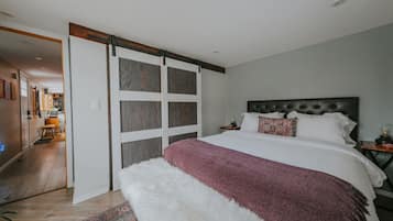2 bedrooms, desk, iron/ironing board, free WiFi