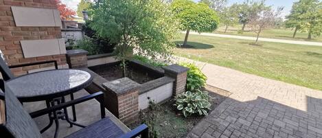 屋外ダイニングエリア