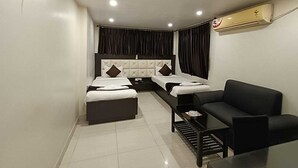 Standard Room | Bathroom - Hotel Sheldon (Kolkata)