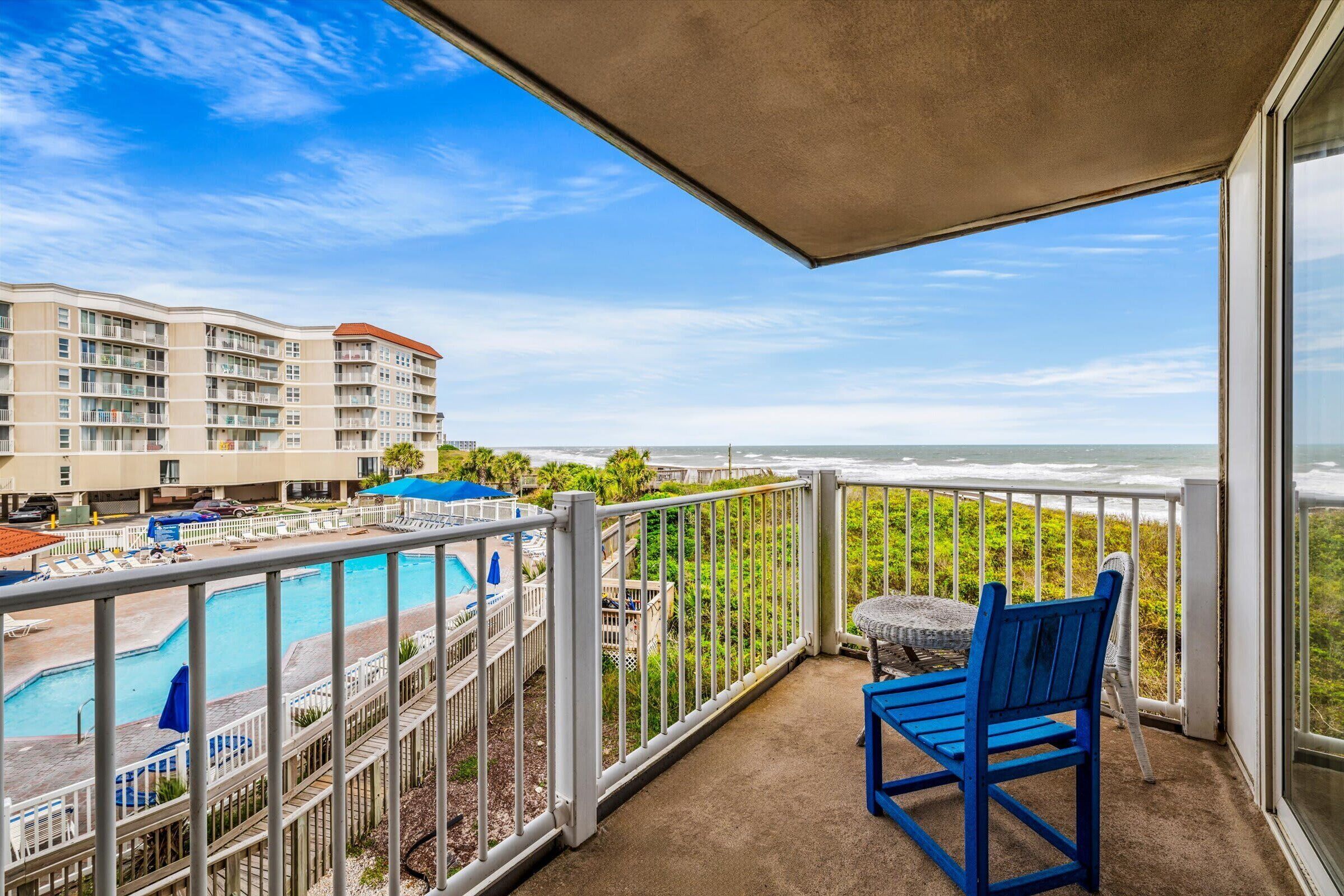 Enjoy peaceful moments on the balcony with a scenic view of the coastline—perfect for morning coffee or evening relaxation.