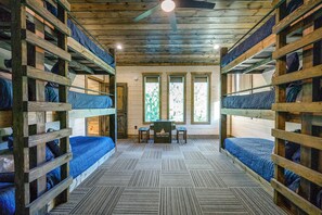 6 habitaciones, tabla de planchar con plancha y wifi gratis 