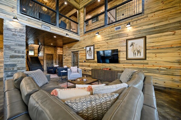 Smart TV, chimenea y videojuegos 