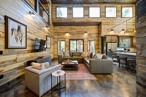 Smart TV, chimenea y videojuegos 