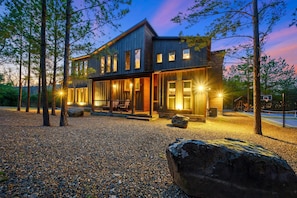 Exterior - Sleeps 22, Creek Side, Pickleball, Basketball Court, Game room in Broken Bow! (Broken Bow)