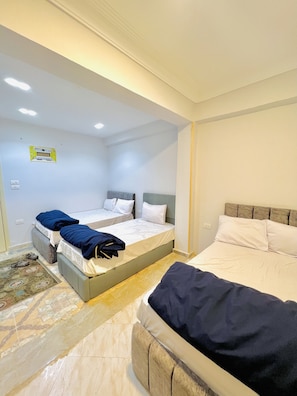 Premium bedding, minibar, free WiFi, bed sheets