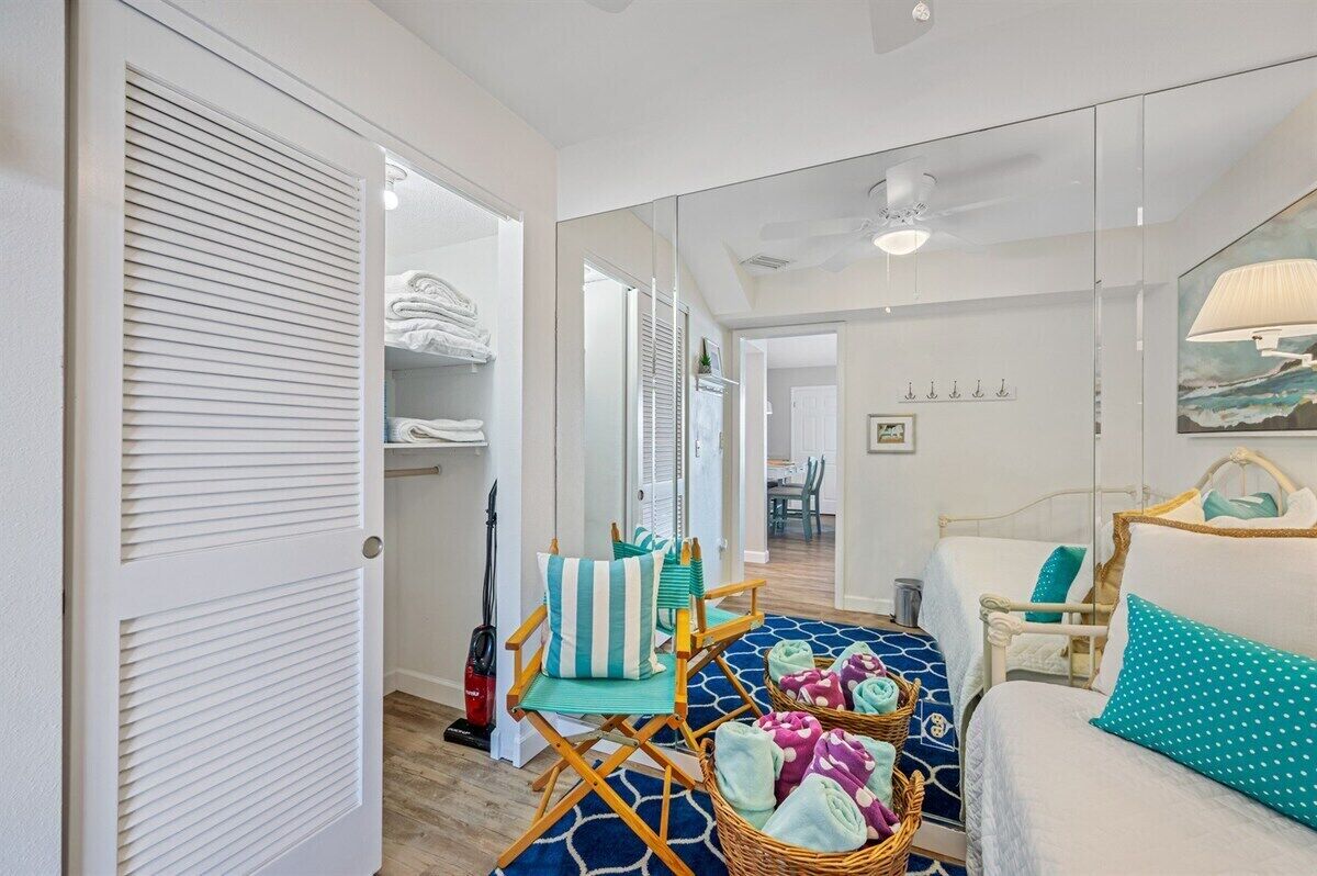 Sea Club 4-26 Spectacular Balcony Views! - Indian Shores, FL