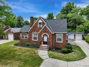 Exterior - 3BR Retreat Near Cleveland | Sunroom w/ Ping-Pong (Independence)