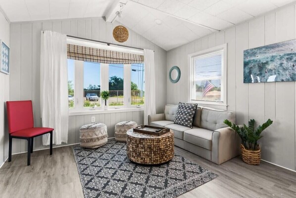 TV, offices - The Salty Dog | Pet Friendly | Private Yard (Hampton)