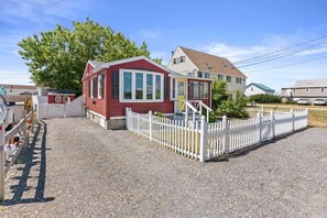 Exterior - The Salty Dog | Pet-Friendly | Private Yard (Hampton)