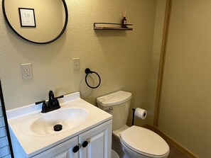 Shower, towels - Bristlecone Yurt at Aspen Ridge Cabins in mountains near Rio Grande River (South Fork)
