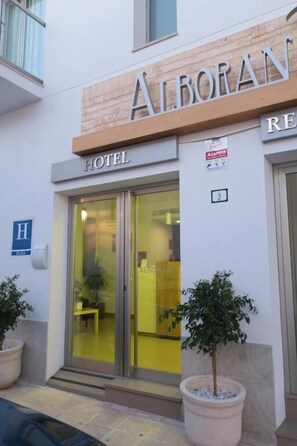 Front of property - Hotel Alboran (Carboneras)