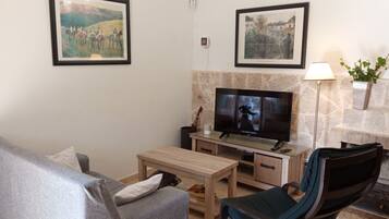 Televisie en een open haard