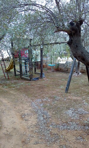 พื้นที่เล่นสำหรับเด็ก