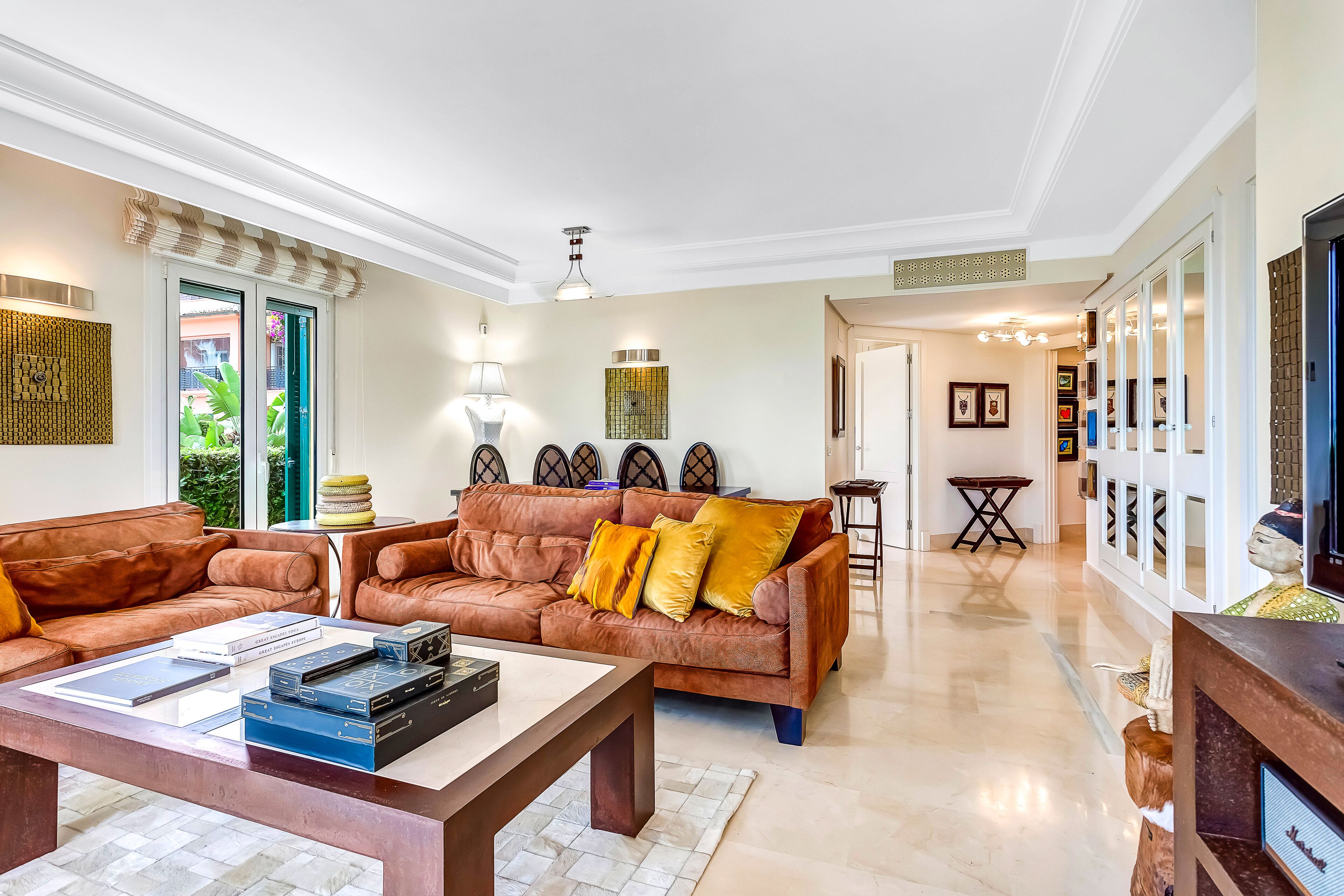 YOLO Spaces Sotogrande Puerto Boutique Apartment | Living room | DVD player