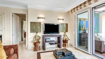 YOLO Spaces Sotogrande Puerto Boutique Apartment | Living room | DVD player