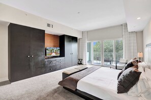 3 bedrooms, iron/ironing board, WiFi, bed sheets - Villa Vista by VIAC - 2 Story w/ 3Bdrms & Golf View (Doral)