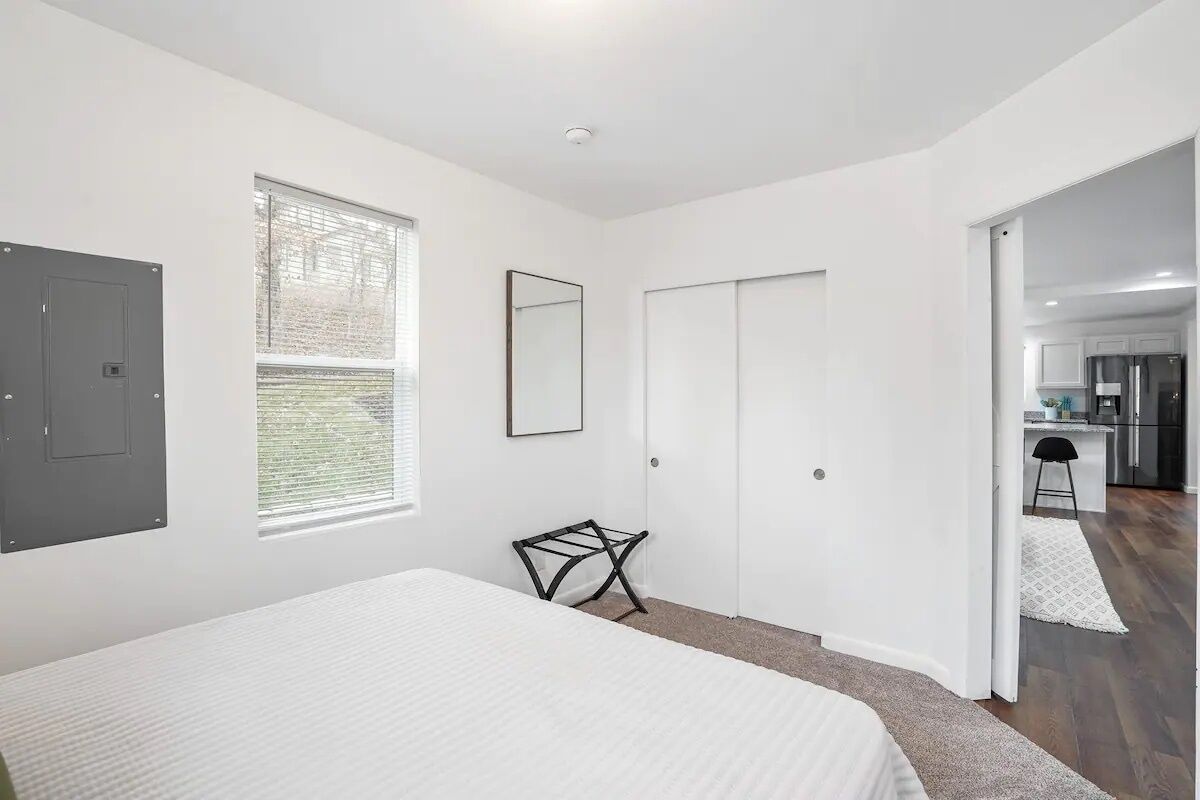 2 bedrooms, iron/ironing board, free WiFi, bed sheets