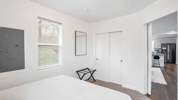 2 bedrooms, iron/ironing board, free WiFi, bed sheets