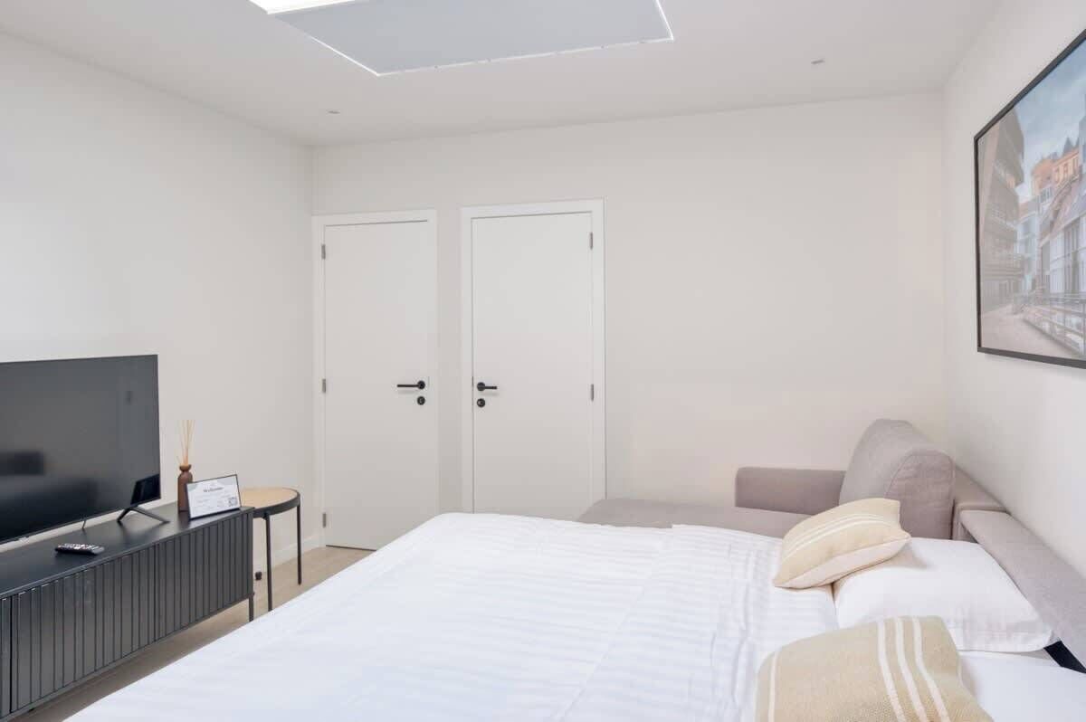 1 bedroom, iron/ironing board, travel crib, WiFi