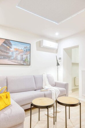 テレビ、書斎 / ワークスペース