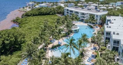 Paradise Found !!! Townhome Oasis 4bed4bath Oceanside