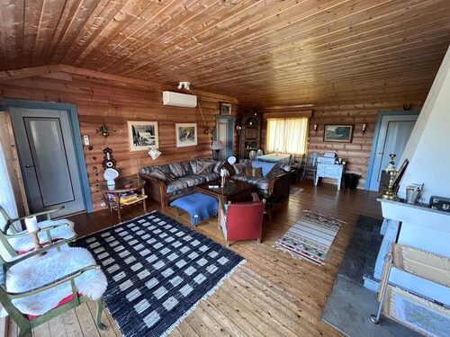 Cabin, 310 meters above sea level, with great views and walks in nature
