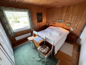 3 soverom, strykejern/-brett, wi-fi og sengetøy