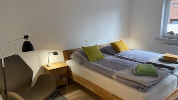 3 dormitorios, cuna de viaje, wifi gratis y ropa de cama