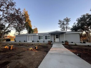 Exterior - Rejuvenate! Remodeled home, 180-view on 4-acres. (Temecula)