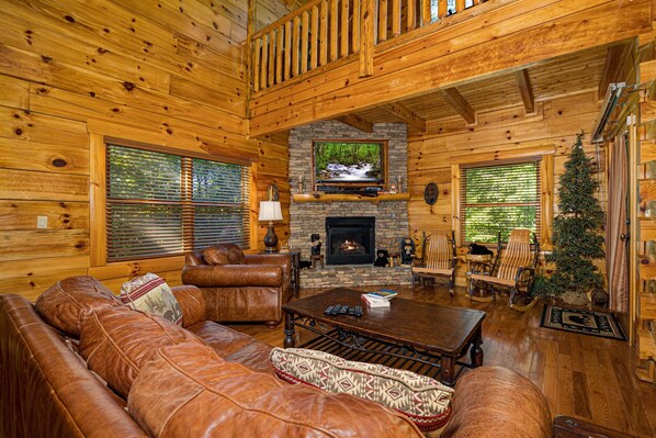 Smart TV, chimenea, videojuegos y reproductor de DVD 