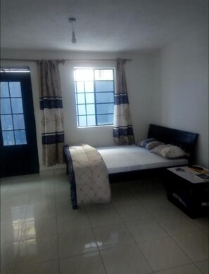 Studio | Free WiFi, bed sheets