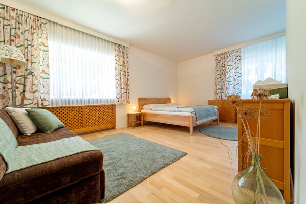 2 Schlafzimmer, kostenloses WLAN, Bettwäsche, Rollstuhlgeeignet