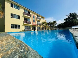 Outdoor pool - Lovely 2 Bedroom Condo With Pool And Hot Water (Sosúa)
