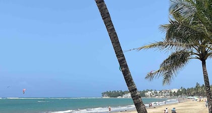 Lovely 2 Bedroom Condo With Pool And Hot Water