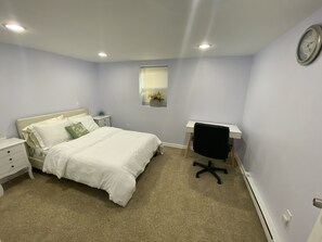 2 habitaciones, escritorio, tabla de planchar con plancha y wifi gratis