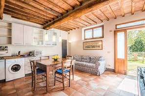 Apartment, 2 Schlafzimmer, Raucher, eigener Pool | Innenbereich