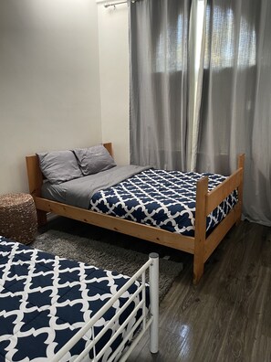 4 soverom, strykejern/-brett, reiseseng for barn og wi-fi (inkludert)