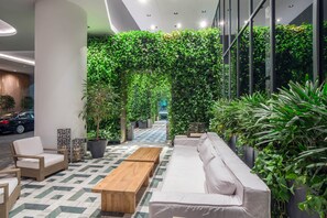 Property grounds - Suites at SLS Lux Brickell managed by CE (Miami)