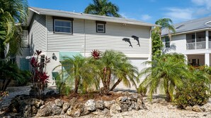 Exterior - 5394 Palmetto St - Villa Palmetto by Coastal Vacation Properties (Fort Myers Beach)