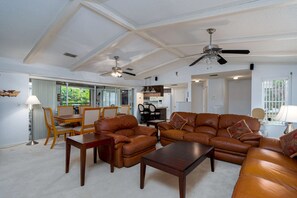Interior - 5394 Palmetto St - Villa Palmetto by Coastal Vacation Properties (Fort Myers Beach)