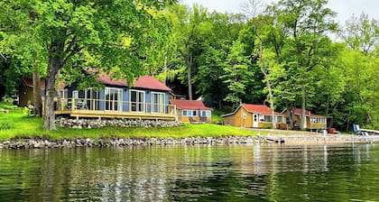 Lakefront Cabin w/ Dock & Kayaks, Perfect Summer Stay
Rustic Nautic - Cabin 9