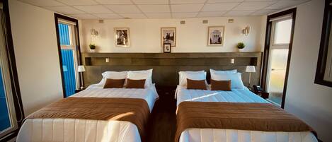 Blackout curtains, free WiFi