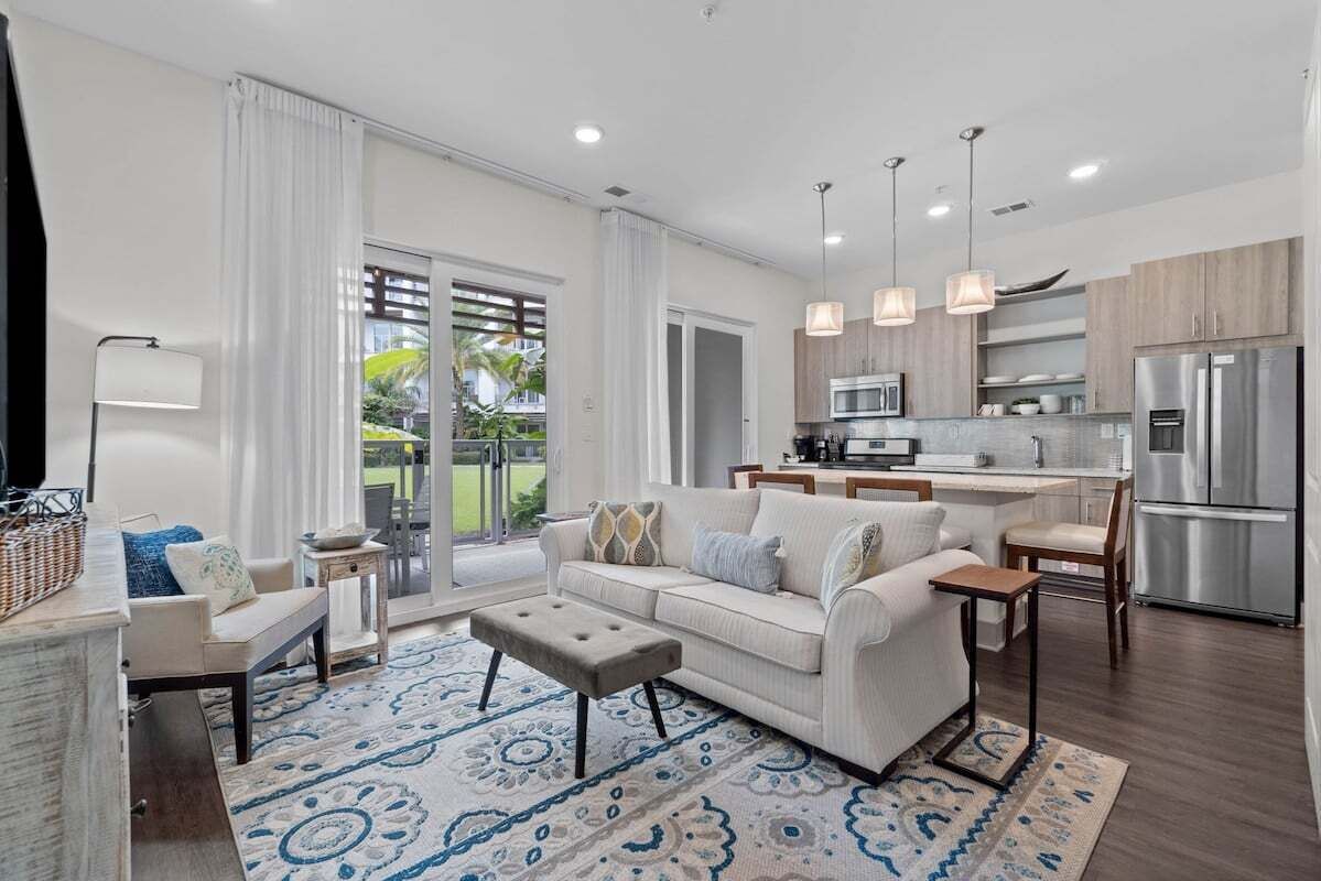 Televisión y oficina 