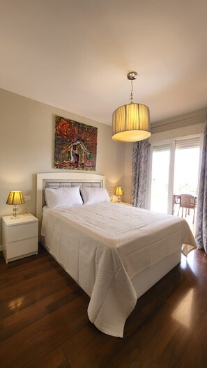 3 bedrooms, iron/ironing board, bed sheets