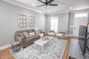 Smart TV - Updated 2BR | Safe, Central Location (Spring Hill)