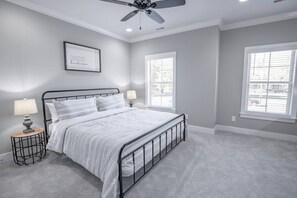 2 Schlafzimmer, Bügeleisen/Bügelbrett, Reisekinderbett, WLAN