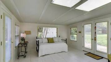 2 bedrooms, desk, iron/ironing board, travel crib