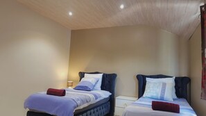 2 Schlafzimmer, Reisekinderbett, WLAN, Bettwäsche